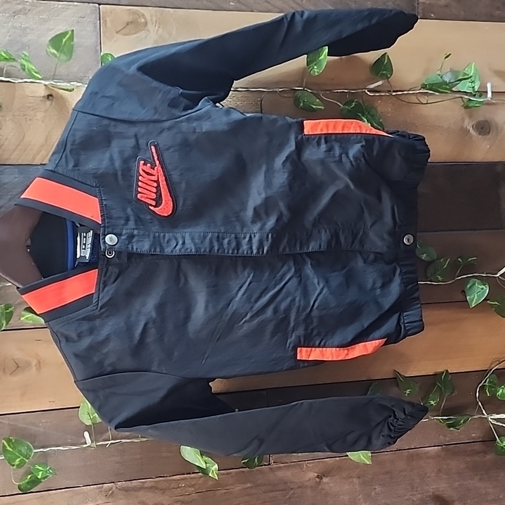 Boys NIKE BOMBER JACKET BLACK AND RED Size Small